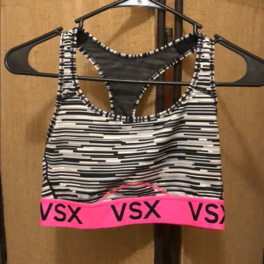 sports bra